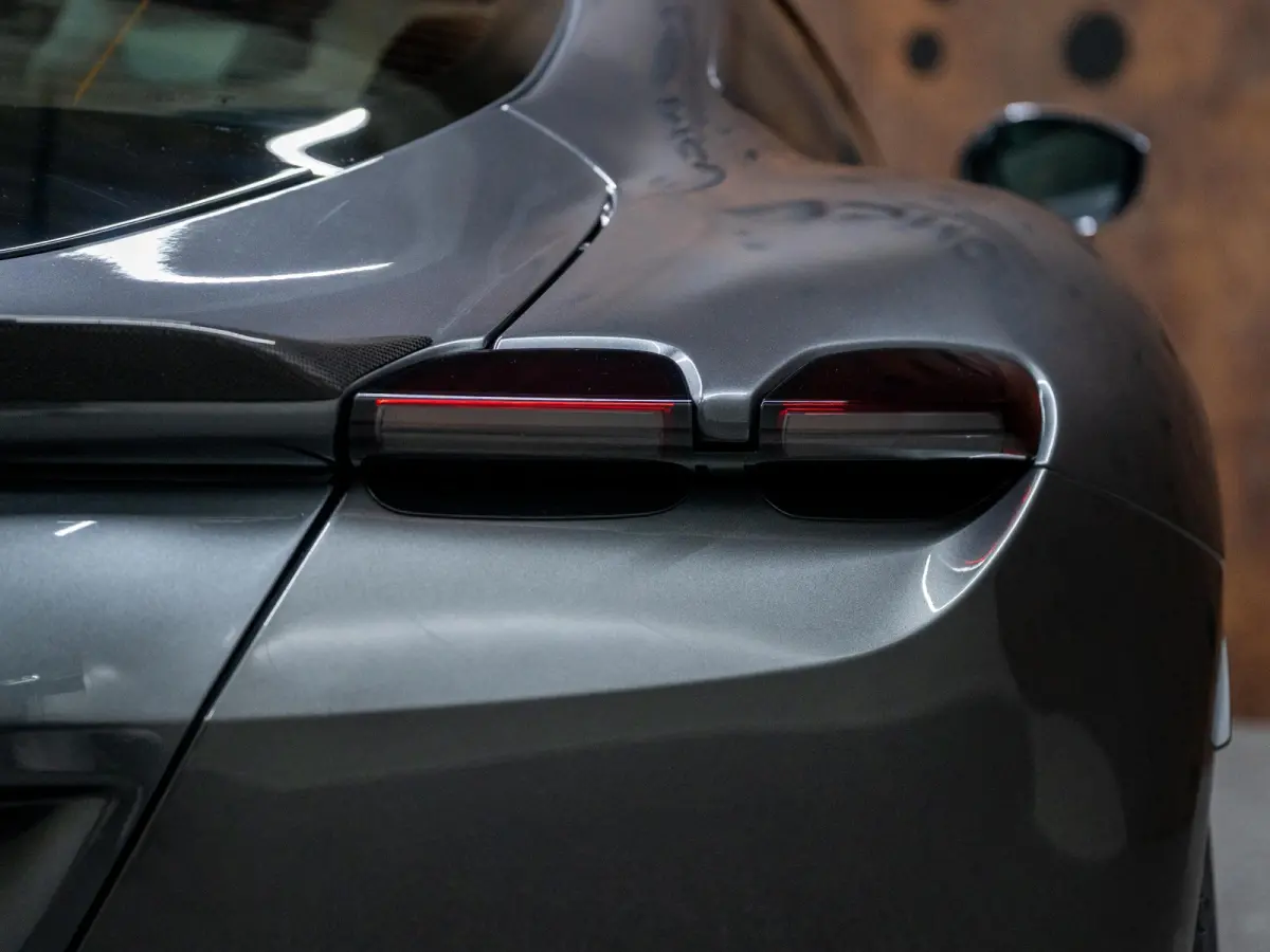 3.9 V8 HELE | Carbon | Full ADAS | CarPlay | Magneride | Elektr. Stoelen | PPF | 360 |