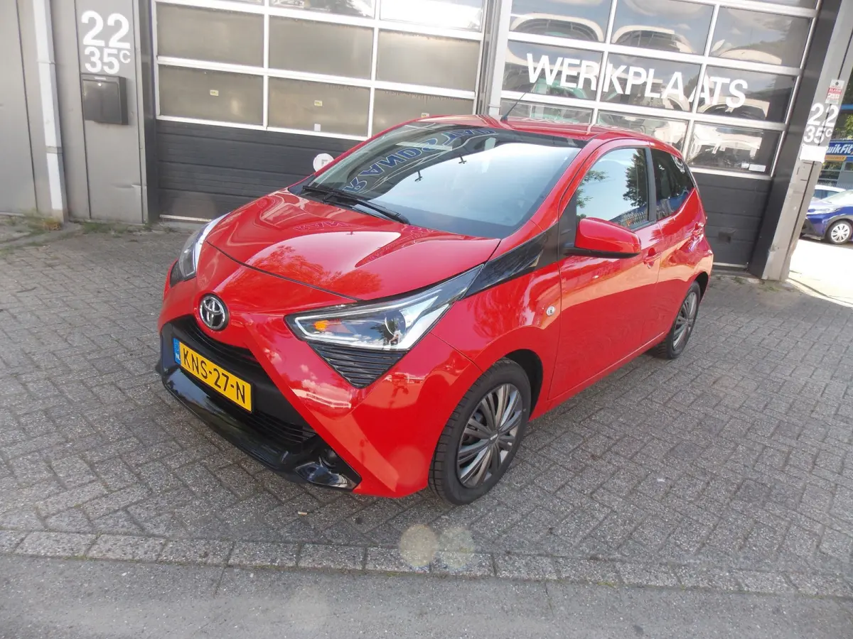1.0 VVT-i x-play Airco Camera Elek Pakket 5Deurs 2021bj GARANTIE