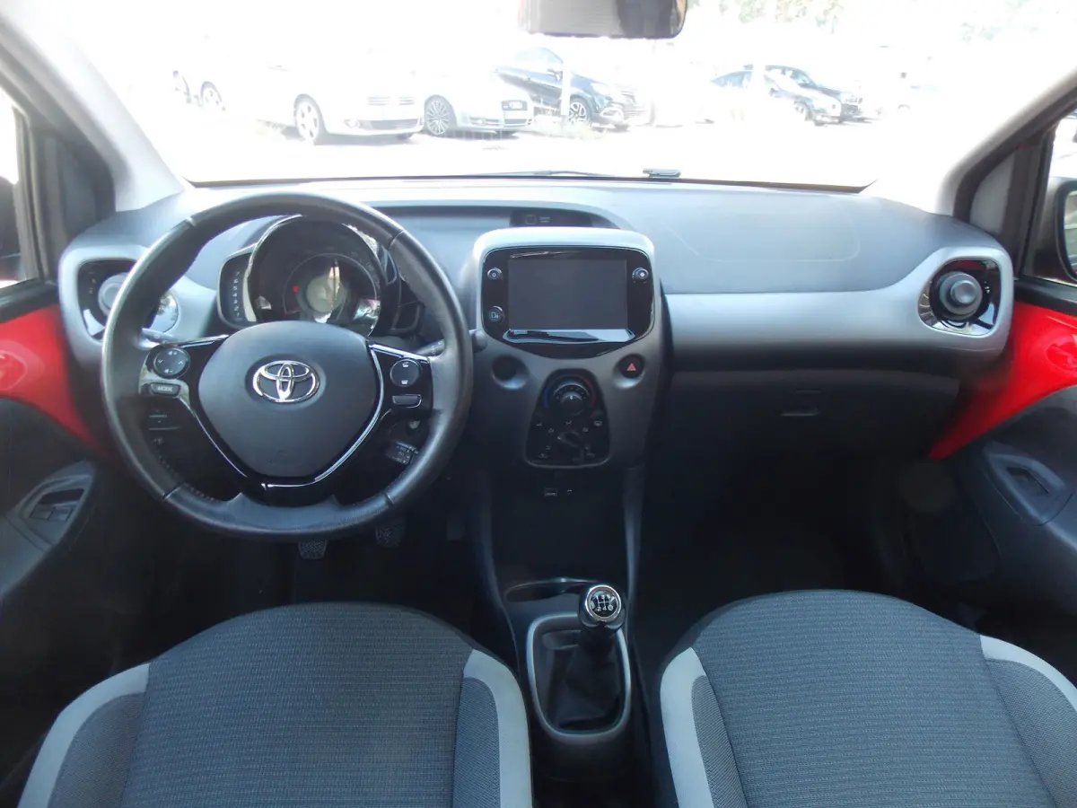 1.0 VVT-i x-play Airco Camera Elek Pakket 5Deurs 2021bj GARANTIE