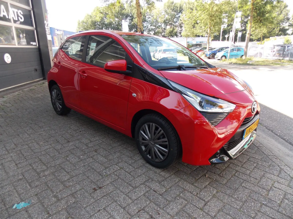1.0 VVT-i x-play Airco Camera Elek Pakket 5Deurs 2021bj GARANTIE