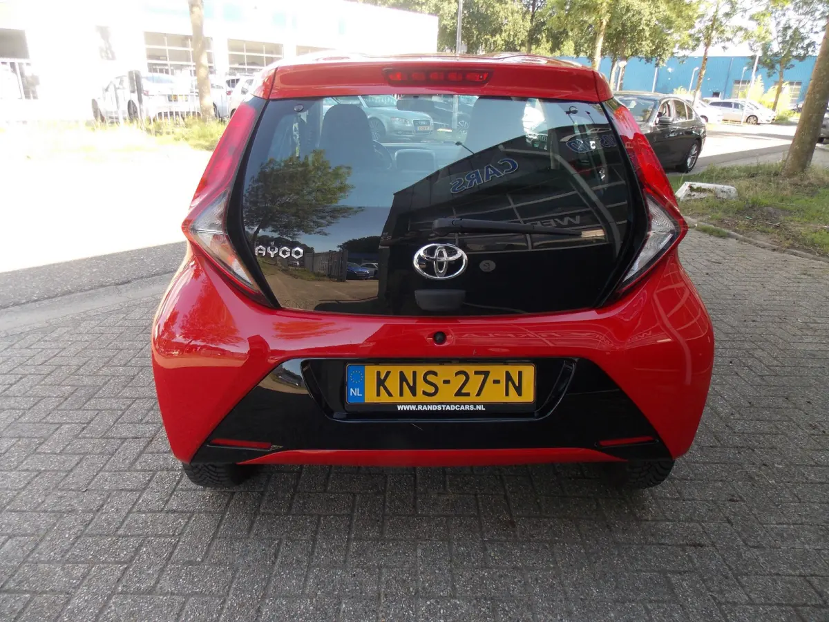 1.0 VVT-i x-play Airco Camera Elek Pakket 5Deurs 2021bj GARANTIE