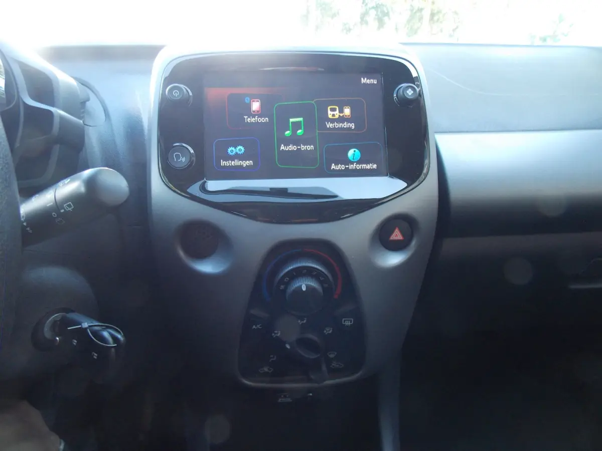 1.0 VVT-i x-play Airco Camera Elek Pakket 5Deurs 2021bj GARANTIE