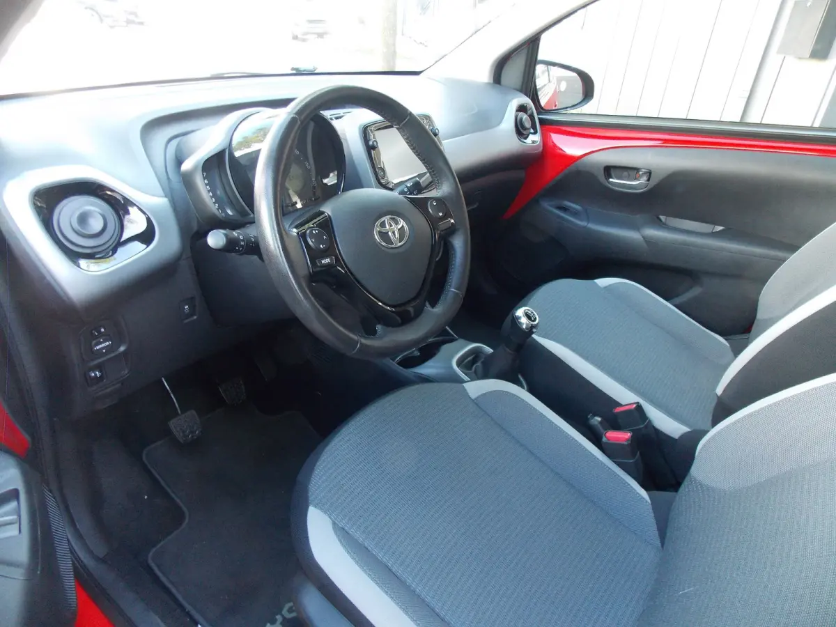 1.0 VVT-i x-play Airco Camera Elek Pakket 5Deurs 2021bj GARANTIE