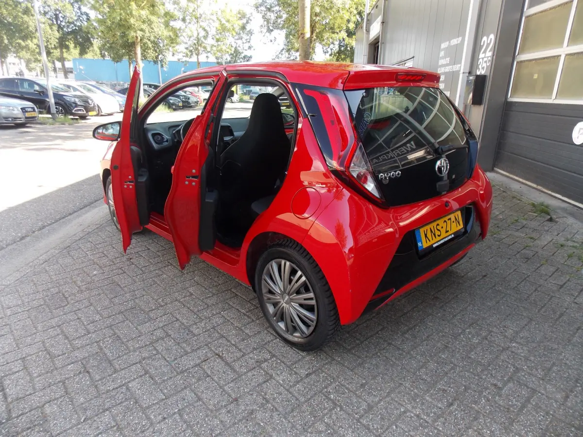 1.0 VVT-i x-play Airco Camera Elek Pakket 5Deurs 2021bj GARANTIE