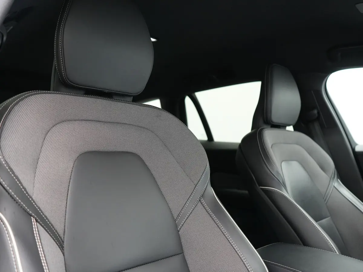 T6 AWD Plus Dark LONG RANGE PHEV 350pk Dealer O.H. | Trekhaak Af Fabriek | Camera | Sportstoelen Memory & Verwarmd | Stuur Verwarmd | Apple Carplay | Keyless | DAB | Cruise Control | Plug In