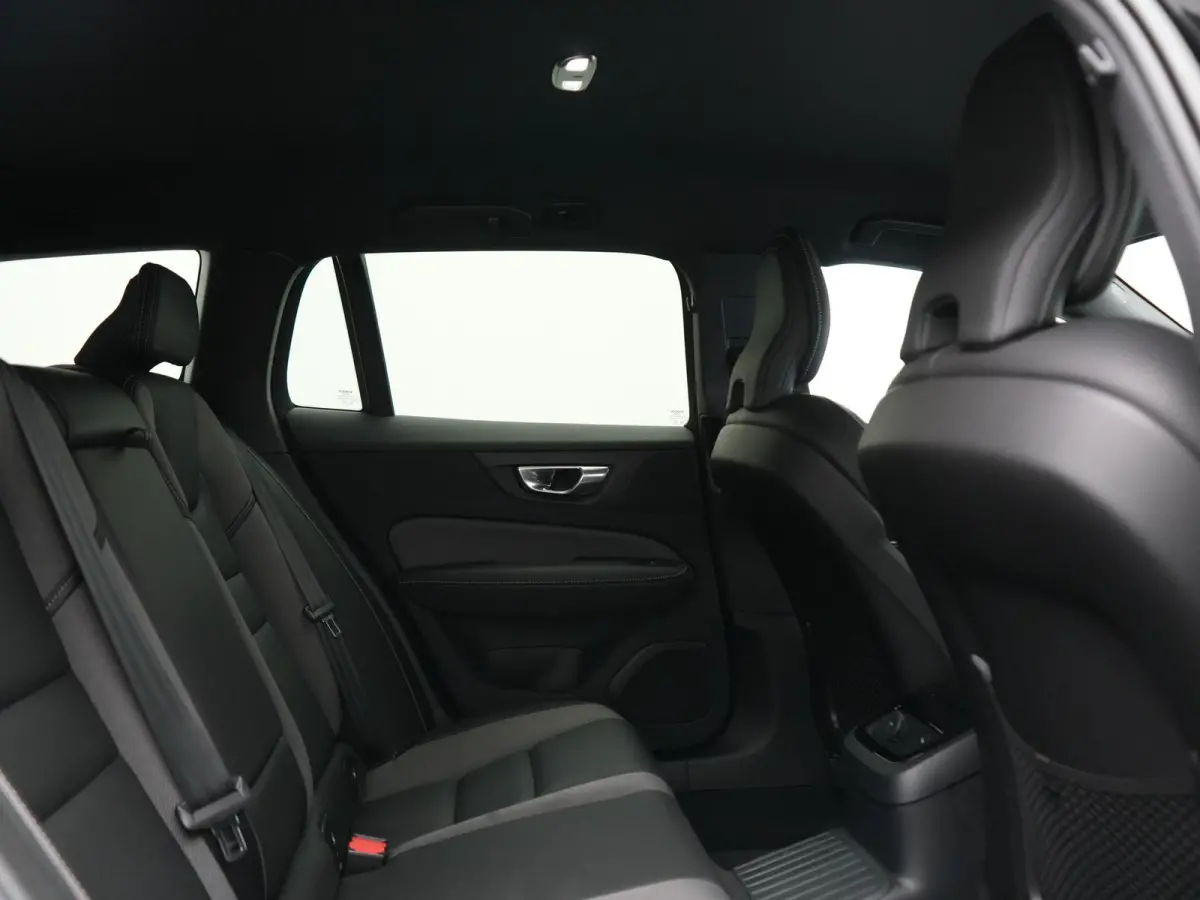 T6 AWD Plus Dark LONG RANGE PHEV 350pk Dealer O.H. | Trekhaak Af Fabriek | Camera | Sportstoelen Memory & Verwarmd | Stuur Verwarmd | Apple Carplay | Keyless | DAB | Cruise Control | Plug In