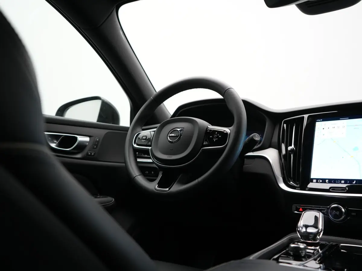 T6 AWD Plus Dark LONG RANGE PHEV 350pk Dealer O.H. | Trekhaak Af Fabriek | Camera | Sportstoelen Memory & Verwarmd | Stuur Verwarmd | Apple Carplay | Keyless | DAB | Cruise Control | Plug In