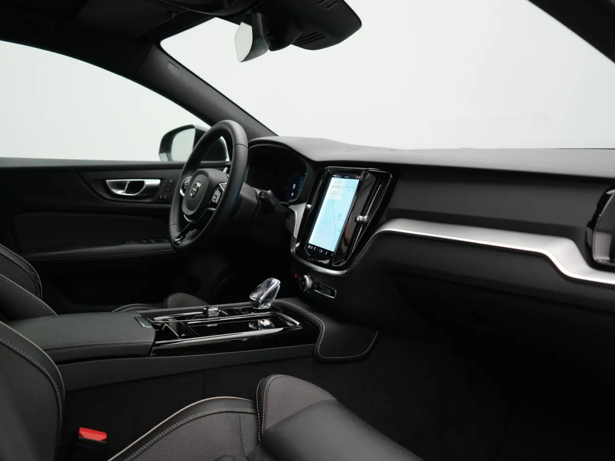T6 AWD Plus Dark LONG RANGE PHEV 350pk Dealer O.H. | Trekhaak Af Fabriek | Camera | Sportstoelen Memory & Verwarmd | Stuur Verwarmd | Apple Carplay | Keyless | DAB | Cruise Control | Plug In