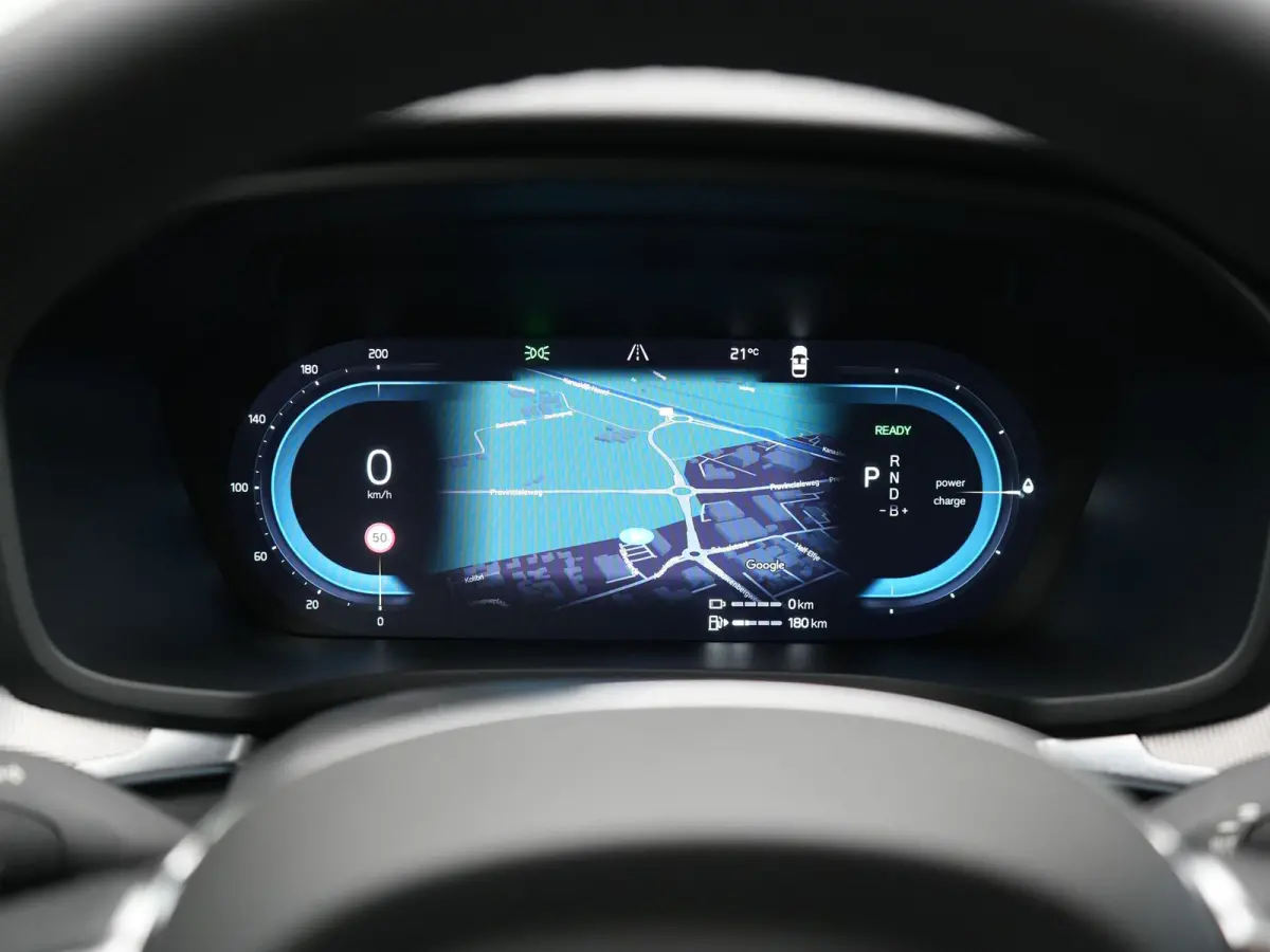 T6 AWD Plus Dark LONG RANGE PHEV 350pk Dealer O.H. | Trekhaak Af Fabriek | Camera | Sportstoelen Memory & Verwarmd | Stuur Verwarmd | Apple Carplay | Keyless | DAB | Cruise Control | Plug In