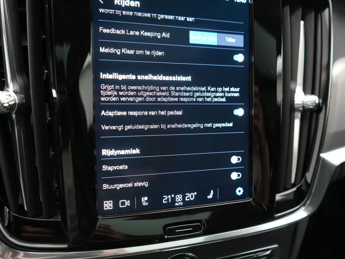T6 AWD Plus Bright LONG RANGE PHEV 350pk Dealer O.H. | Trekhaak Af Fabriek | Panodak | Adaptive Cruise | Camera | Harman / Kardon | Lederen Sportstoelen Memory & Verwarmd | Keyless | Blis | 
