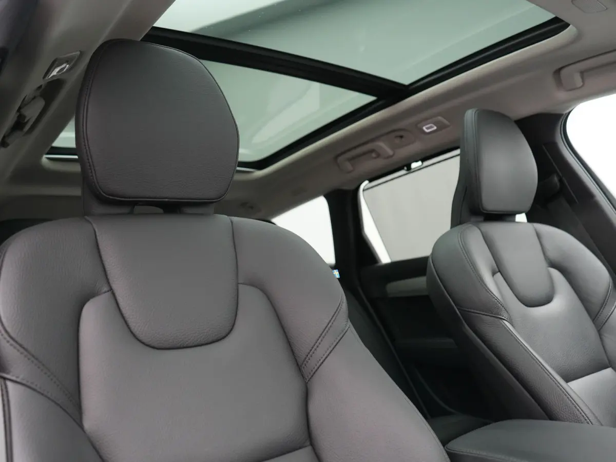 T6 AWD Plus Bright LONG RANGE PHEV 350pk Dealer O.H. | Trekhaak Af Fabriek | Panodak | Adaptive Cruise | Camera | Harman / Kardon | Lederen Sportstoelen Memory & Verwarmd | Keyless | Blis | 