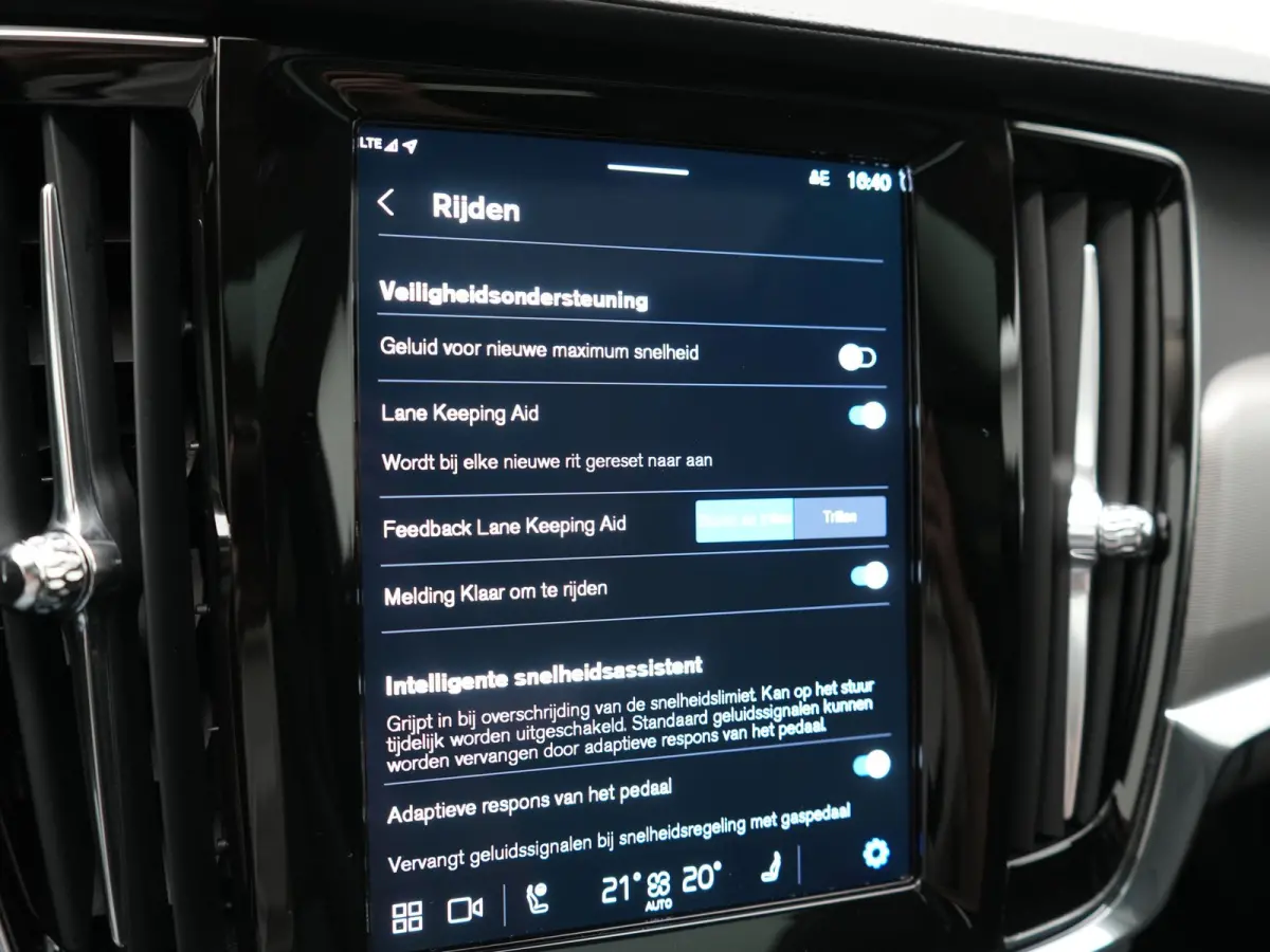 T6 AWD Plus Bright LONG RANGE PHEV 350pk Dealer O.H. | Trekhaak Af Fabriek | Panodak | Adaptive Cruise | Camera | Harman / Kardon | Lederen Sportstoelen Memory & Verwarmd | Keyless | Blis | 