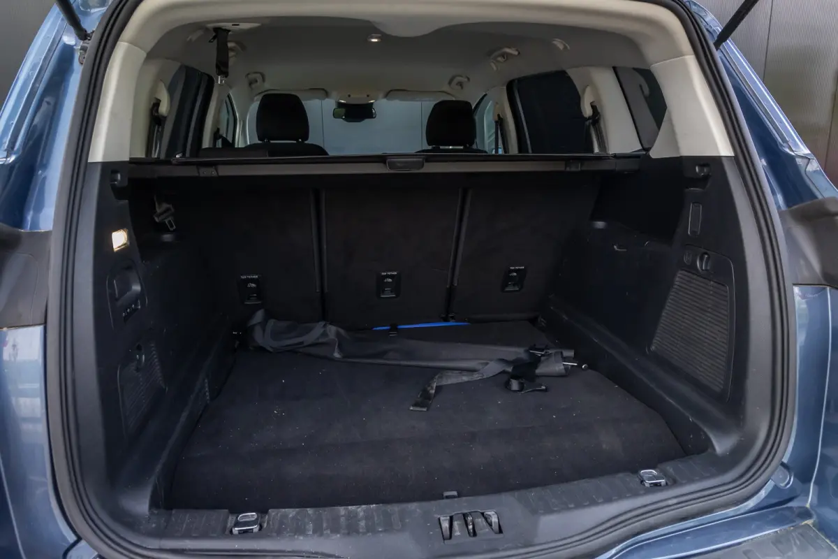 Hybrid Titanium | Automaat | Camera | AGR-stoel | Privacy-glass | Winter-pack | Adaptieve cruise | dodehoek detectie