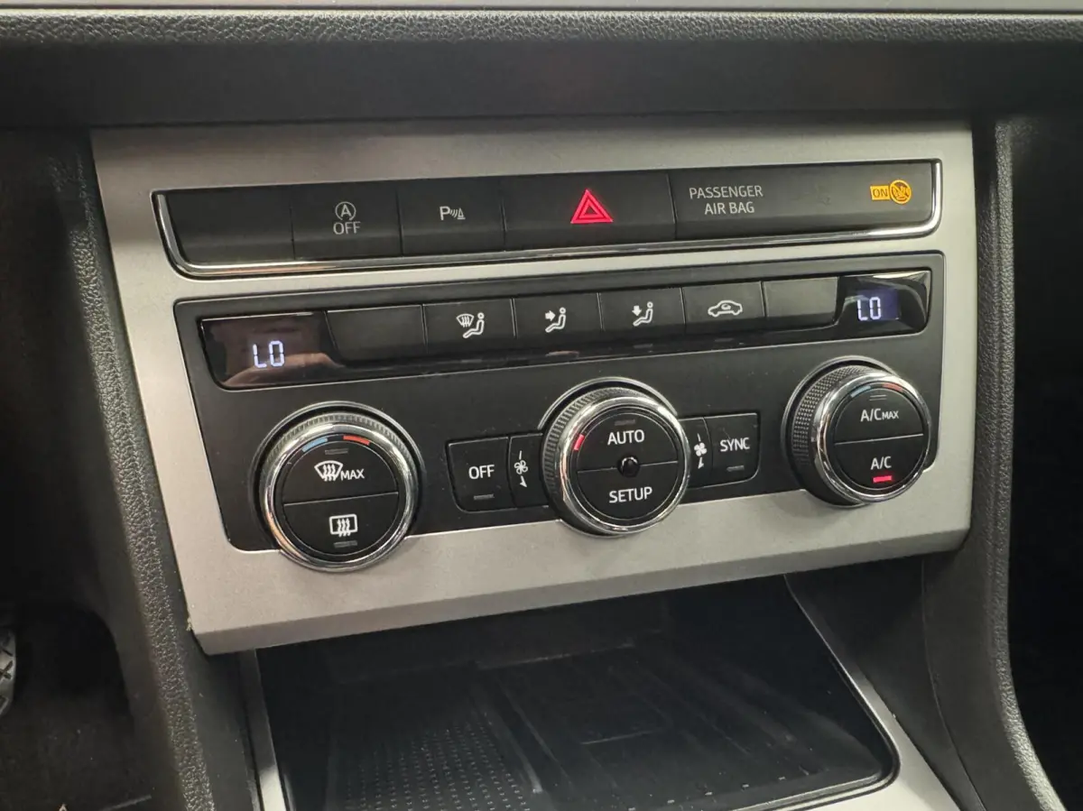 1.4 TSi Xcellence Navigatie-Cr.contr-Clima-Carplay-Camera-Parkeersensoren-Lm17''velgen-Afn.Trekhaak