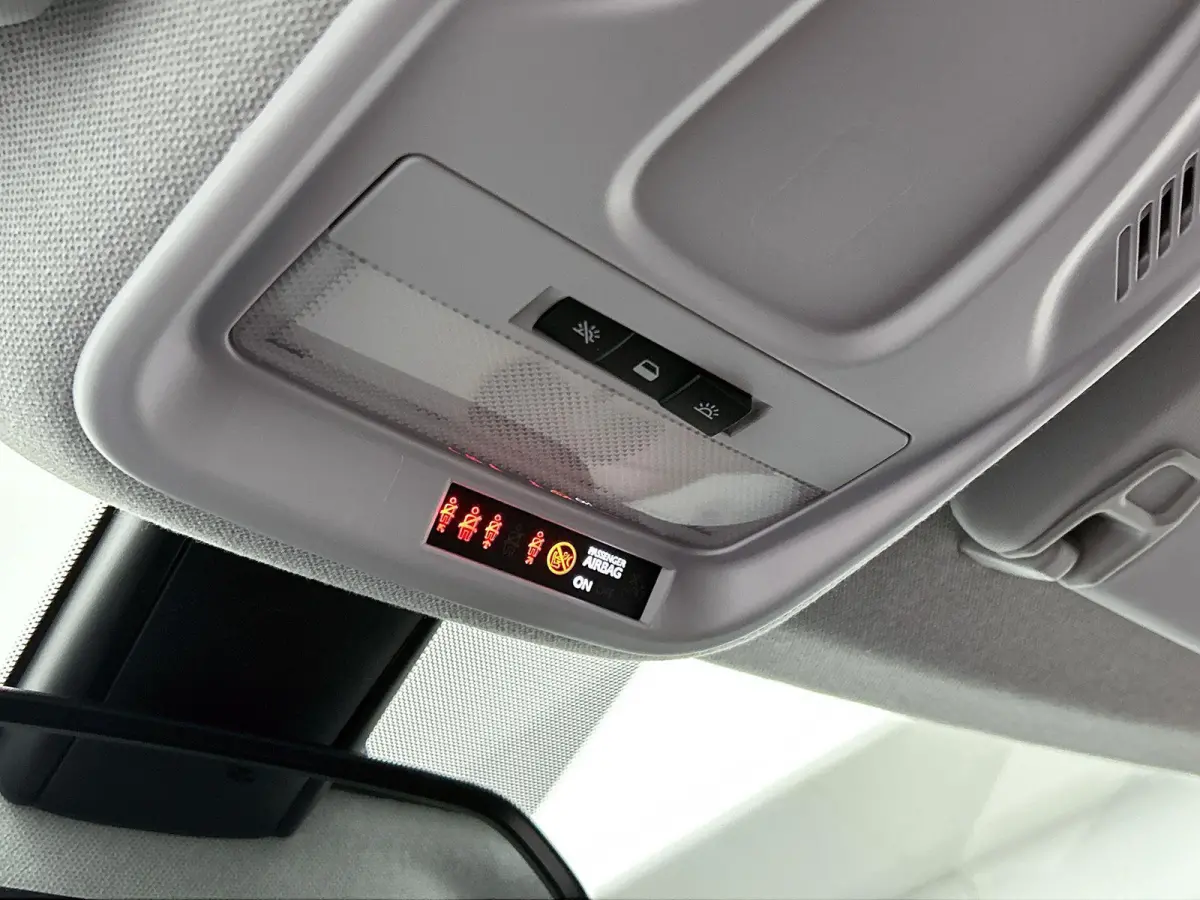110pk Edition | 1ste eigenaar | Trekhaak | Camera | Navigatie | Airco | Parkeersensoren