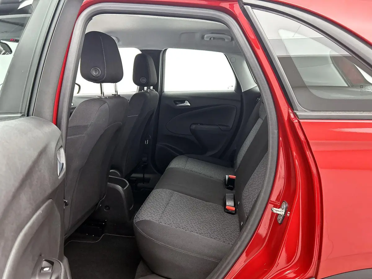 110pk Edition | 1ste eigenaar | Trekhaak | Camera | Navigatie | Airco | Parkeersensoren