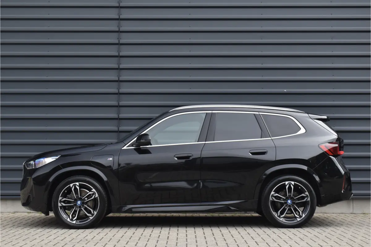 xDrive30e M Sport | Pano | Trekhaak | Harman/Kardon | Massage | ACC | Head-Up | Memory seat | Sfeerverlichting |