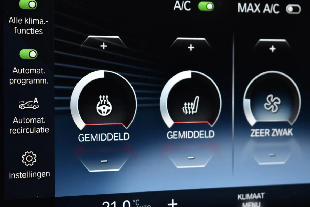 xDrive30e M Sport | Pano | Trekhaak | Harman/Kardon | Massage | ACC | Head-Up | Memory seat | Sfeerverlichting |
