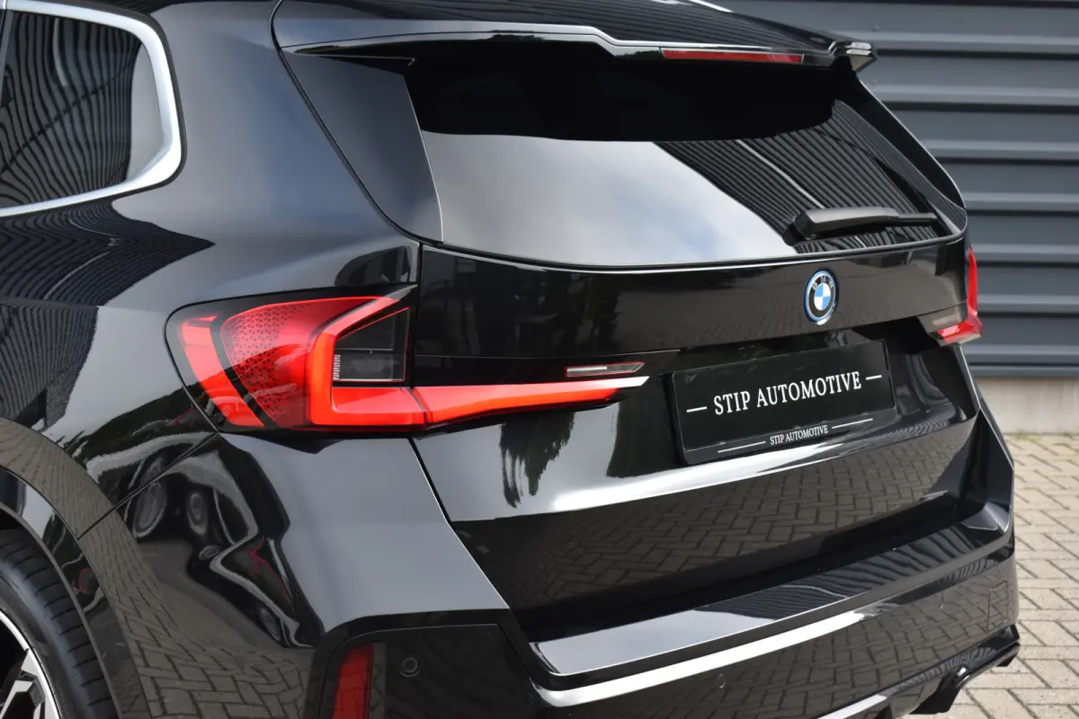 xDrive30e M Sport | Pano | Trekhaak | Harman/Kardon | Massage | ACC | Head-Up | Memory seat | Sfeerverlichting |