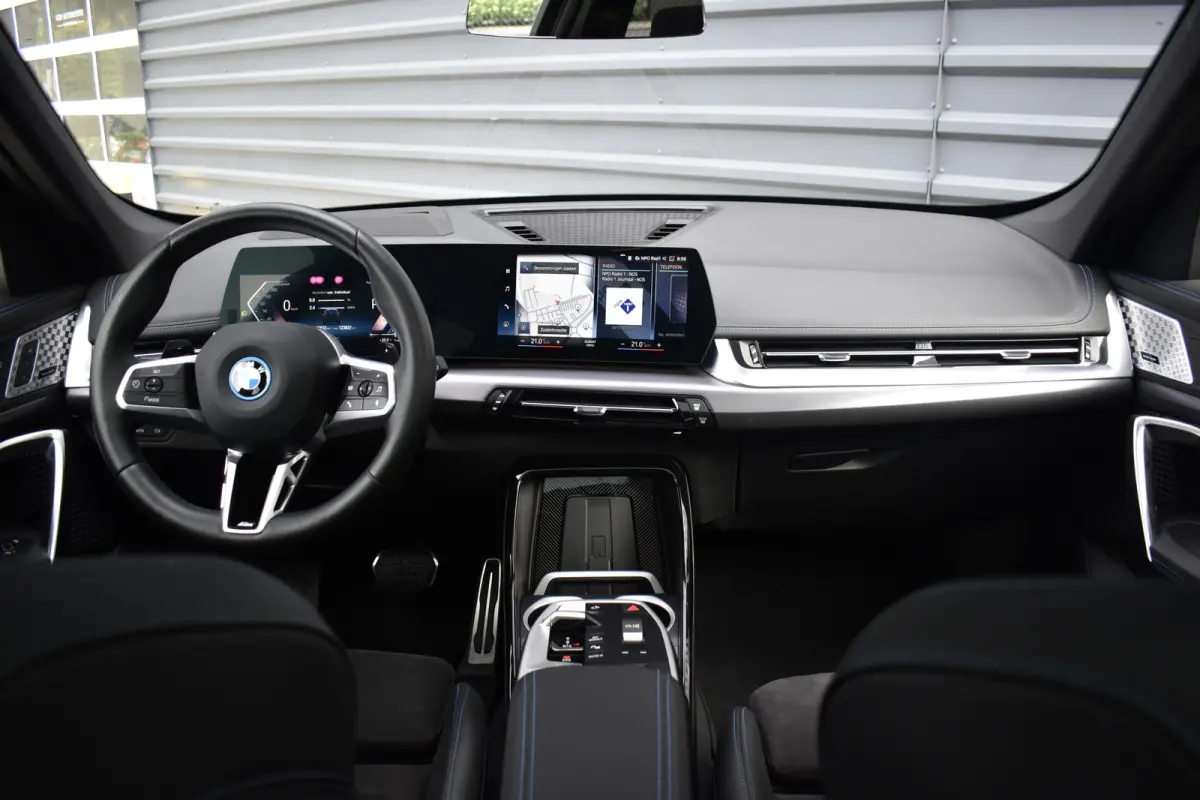 xDrive30e M Sport | Pano | Trekhaak | Harman/Kardon | Massage | ACC | Head-Up | Memory seat | Sfeerverlichting |