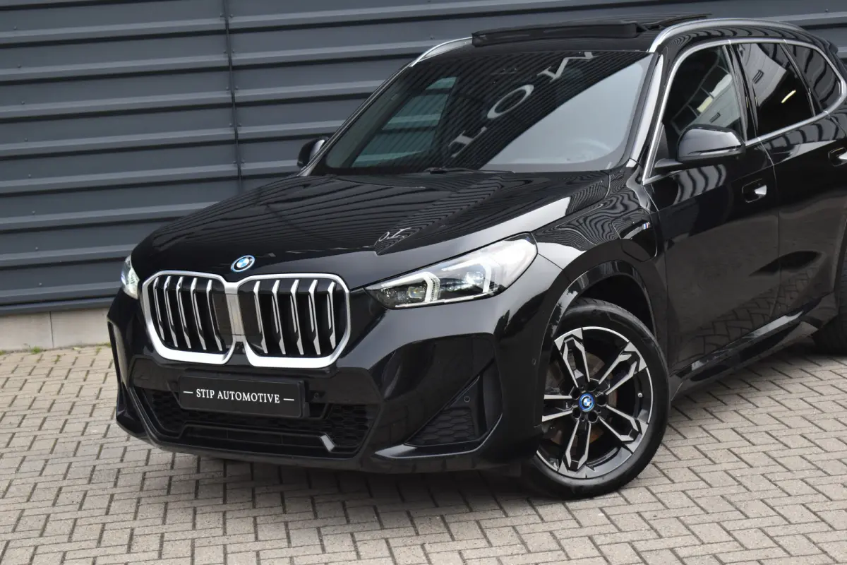 xDrive30e M Sport | Pano | Trekhaak | Harman/Kardon | Massage | ACC | Head-Up | Memory seat | Sfeerverlichting |