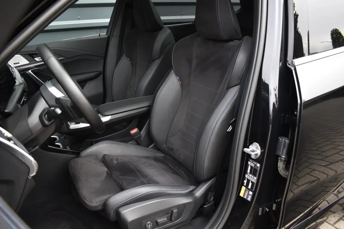 xDrive30e M Sport | Pano | Trekhaak | Harman/Kardon | Massage | ACC | Head-Up | Memory seat | Sfeerverlichting |