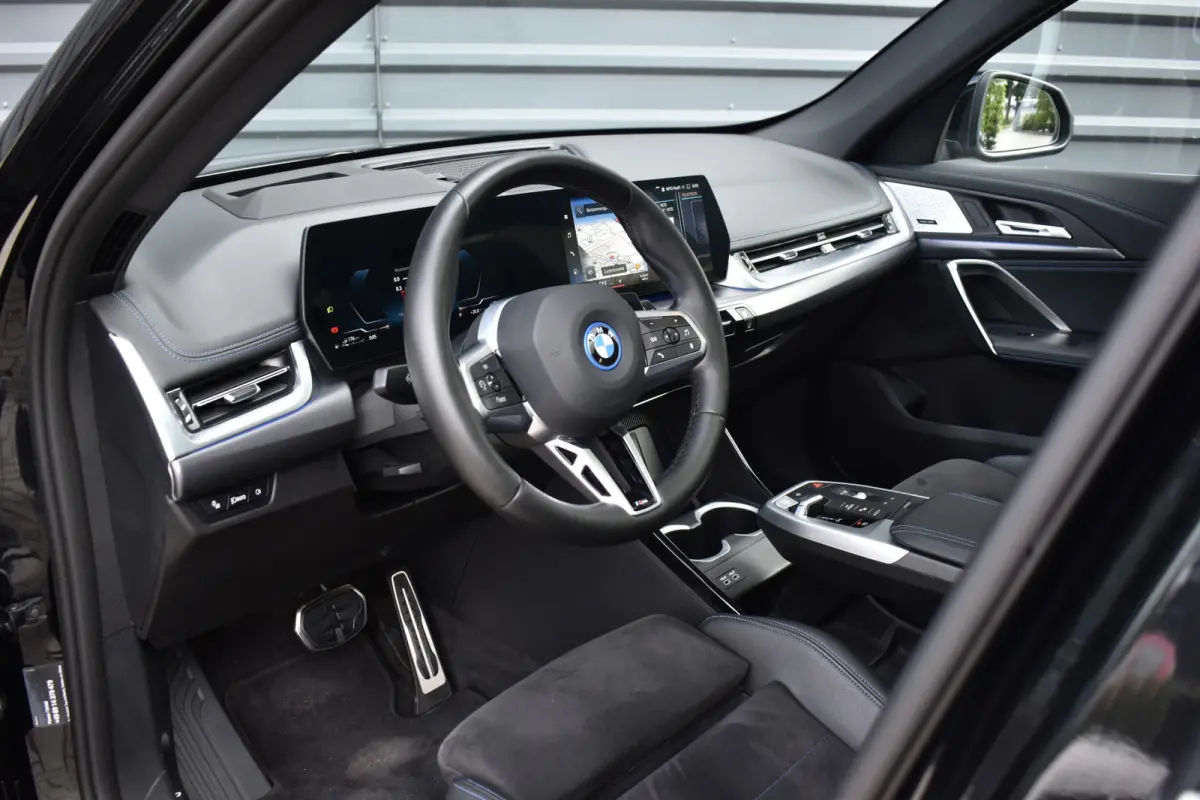 xDrive30e M Sport | Pano | Trekhaak | Harman/Kardon | Massage | ACC | Head-Up | Memory seat | Sfeerverlichting |