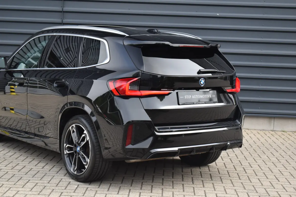 xDrive30e M Sport | Pano | Trekhaak | Harman/Kardon | Massage | ACC | Head-Up | Memory seat | Sfeerverlichting |