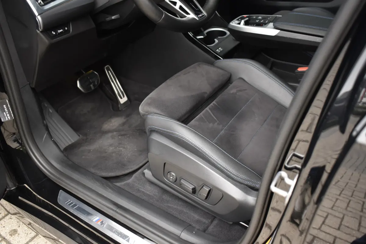 xDrive30e M Sport | Pano | Trekhaak | Harman/Kardon | Massage | ACC | Head-Up | Memory seat | Sfeerverlichting |