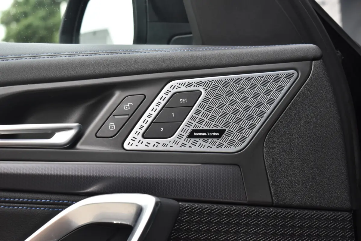 xDrive30e M Sport | Pano | Trekhaak | Harman/Kardon | Massage | ACC | Head-Up | Memory seat | Sfeerverlichting |