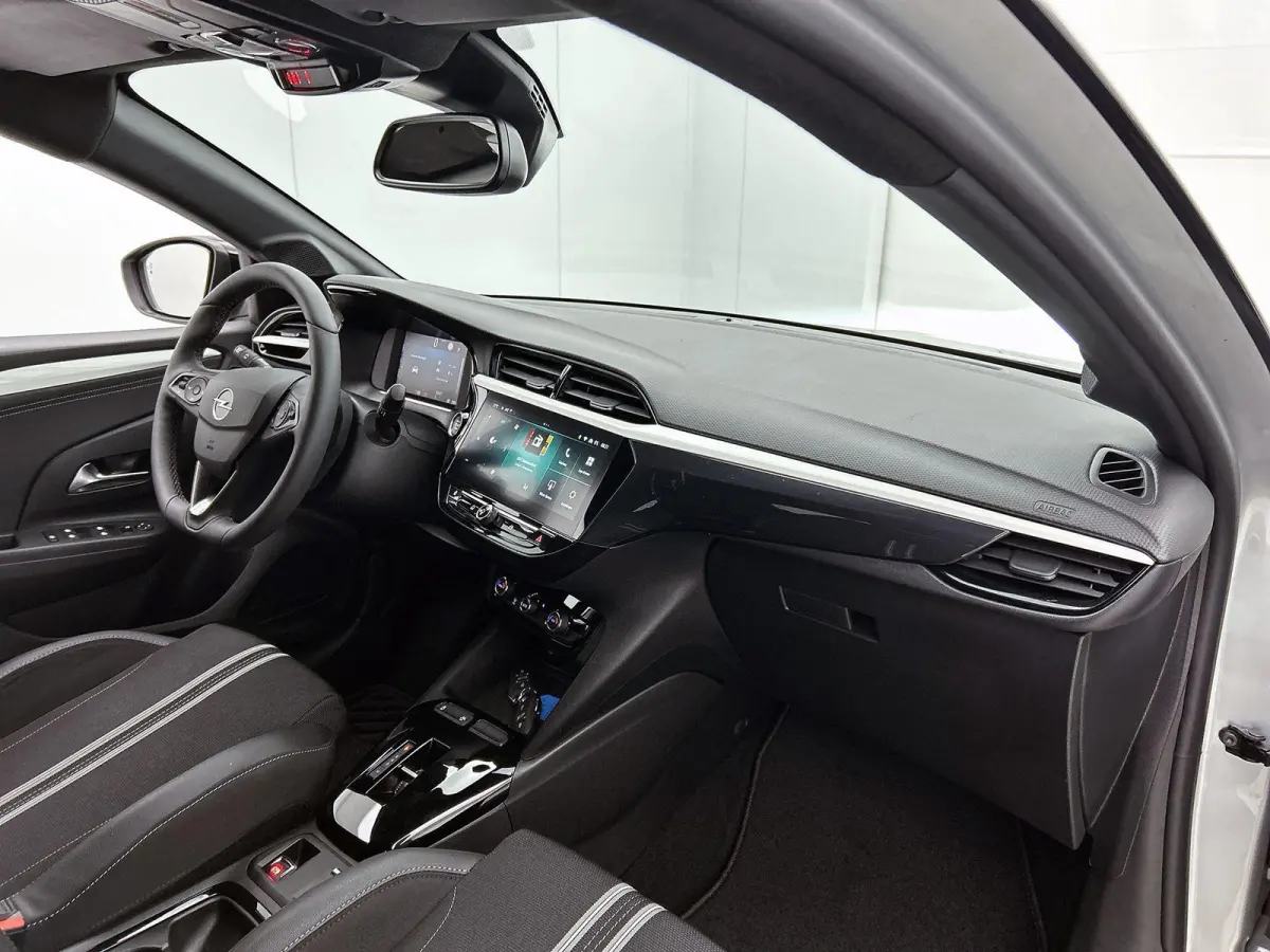 1.2 110pk Hybrid GS Automaat | Navigatie | Climate Control | Cruise Control | Camera | 16"LMV | Keyless Entry/Start | Dodehoekdetectie | Apple Carplay/Android Auto |