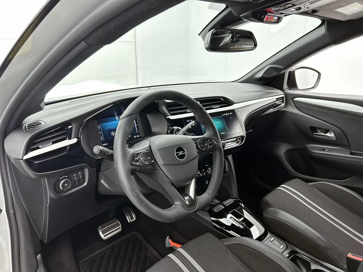 1.2 110pk Hybrid GS Automaat | Navigatie | Climate Control | Cruise Control | Camera | 16"LMV | Keyless Entry/Start | Dodehoekdetectie | Apple Carplay/Android Auto |