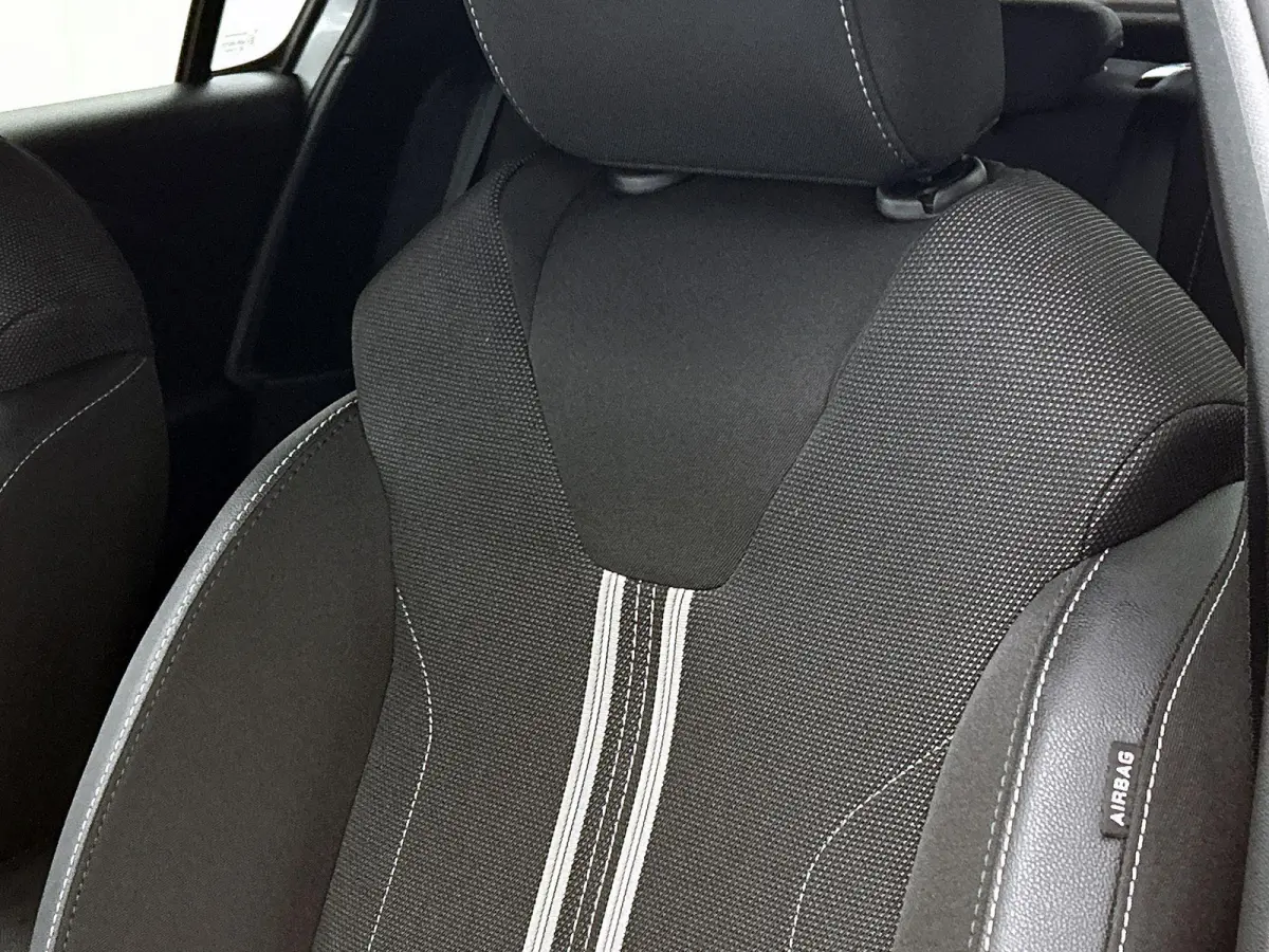 1.2 110pk Hybrid GS Automaat | Navigatie | Climate Control | Cruise Control | Camera | 16"LMV | Keyless Entry/Start | Dodehoekdetectie | Apple Carplay/Android Auto |