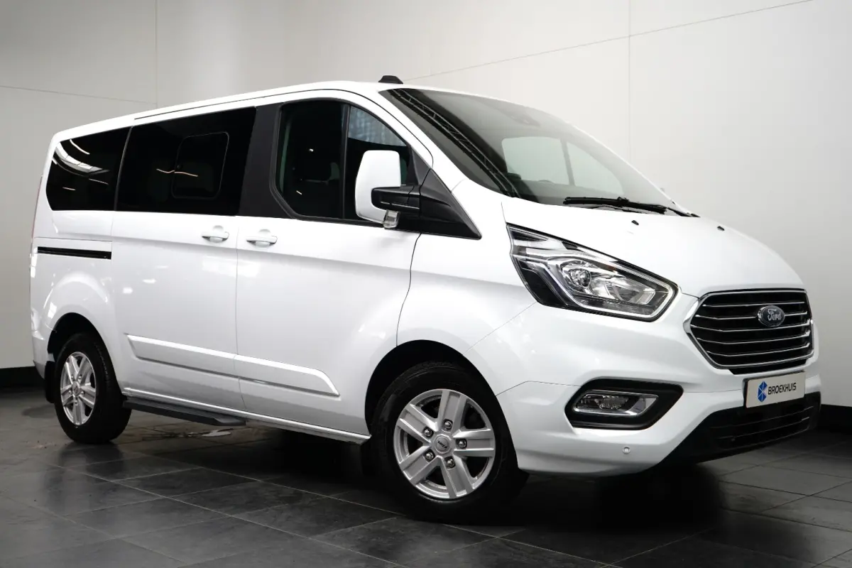 Tourneo 320 L1 Tourneo Titanium | 8-persoons | Camera | Stoelverwarming | Cruise Control