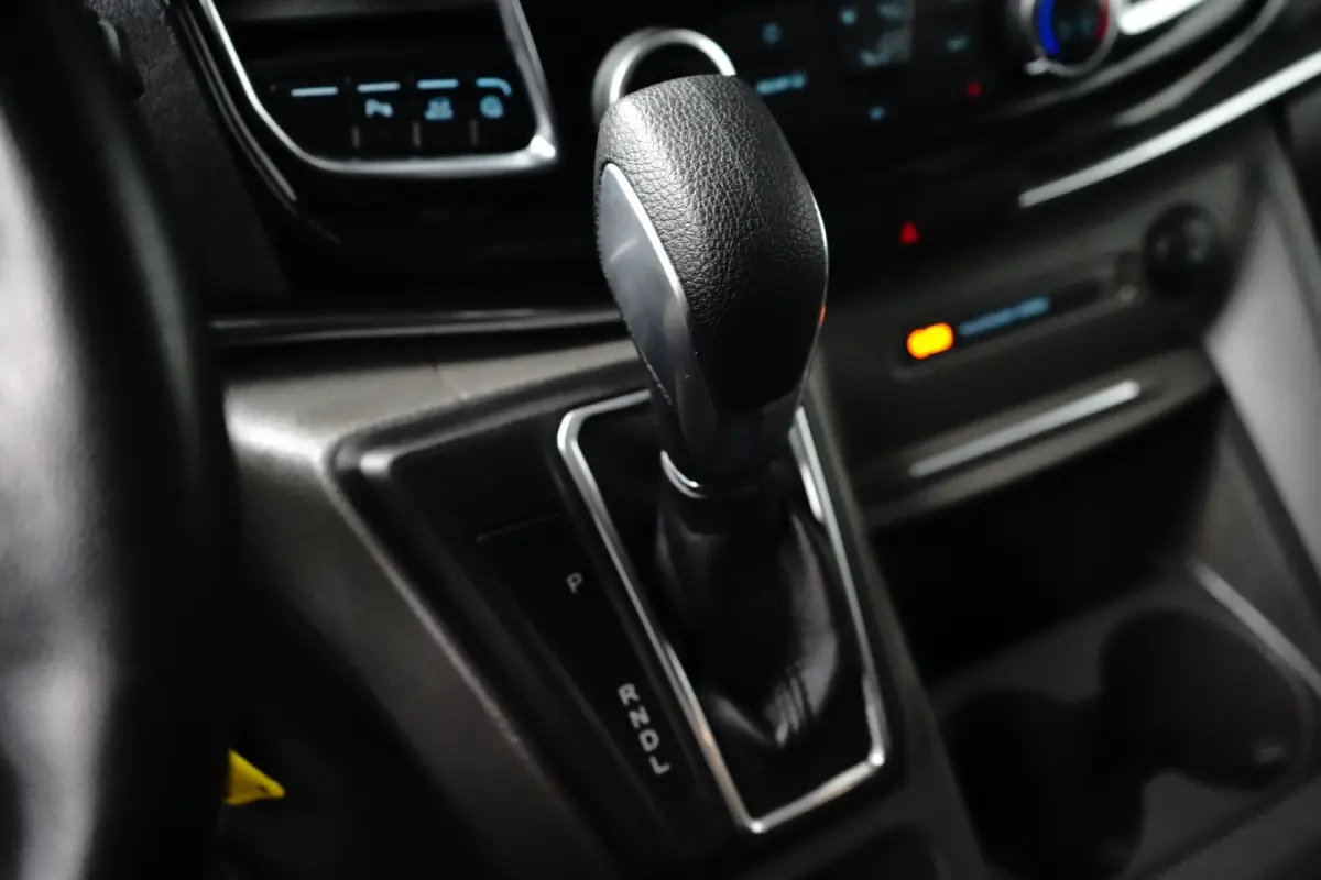 Tourneo 320 L1 Tourneo Titanium | 8-persoons | Camera | Stoelverwarming | Cruise Control