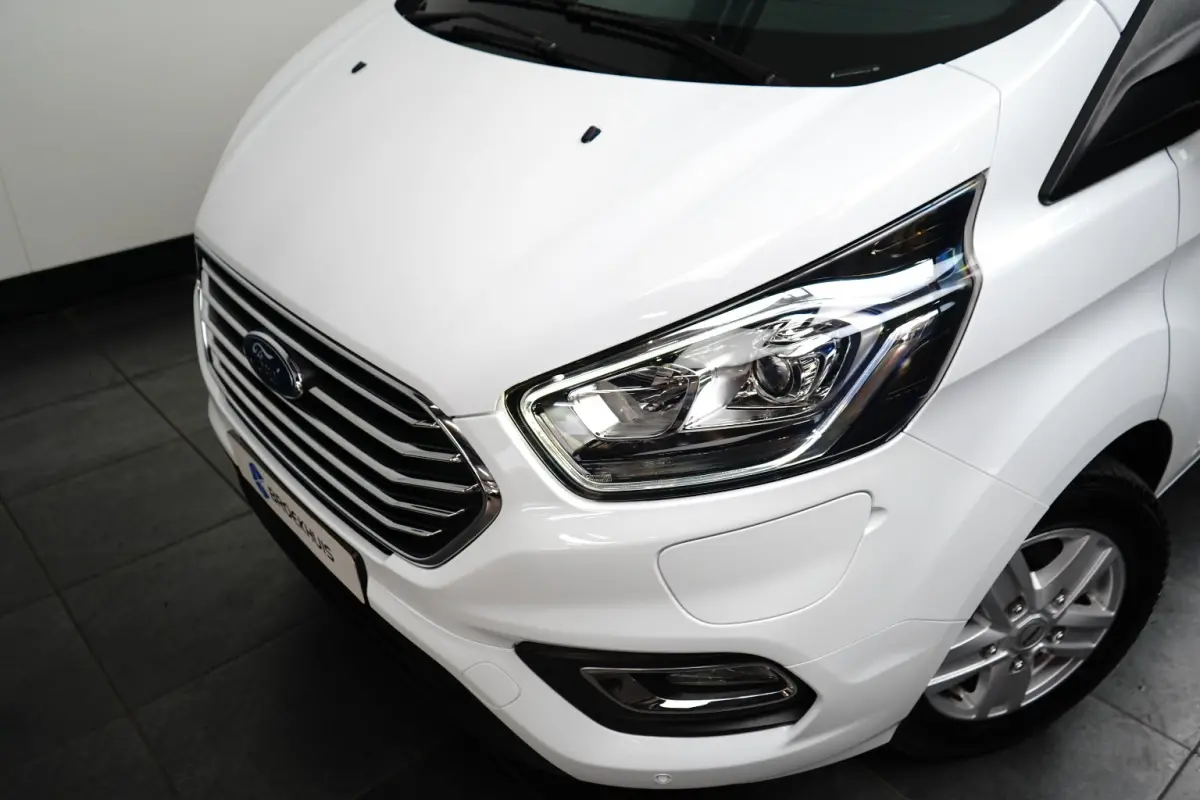 Tourneo 320 L1 Tourneo Titanium | 8-persoons | Camera | Stoelverwarming | Cruise Control