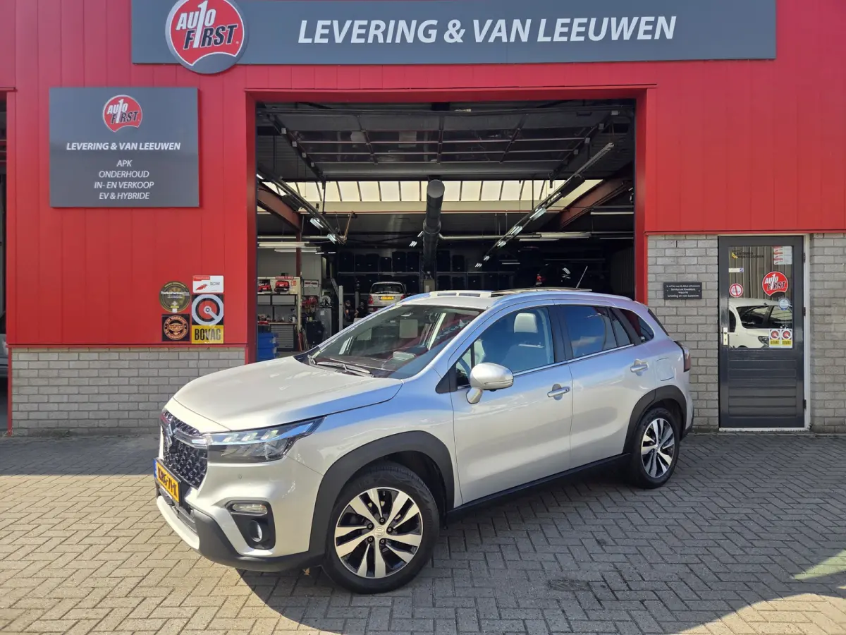 1.4 Boosterjet Style Smart Hybrid/ Trekhaak/ Navigatie/ Parkeersensoren V+A/ Panorama dak/ Rijklaarprijs!