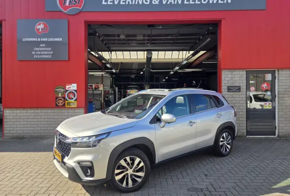 1.4 Boosterjet Style Smart Hybrid/ Trekhaak/ Navigatie/ Parkeersensoren V+A/ Panorama dak/ Rijklaarprijs!