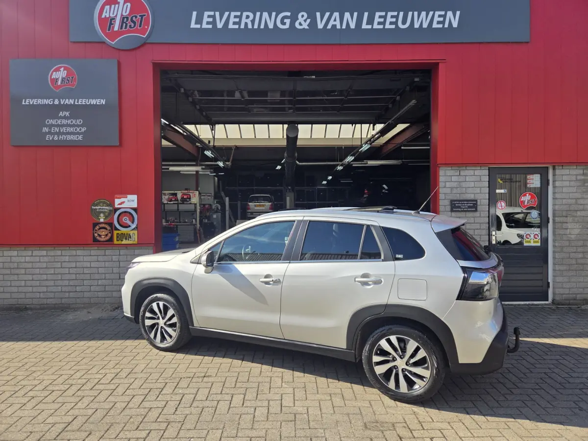 1.4 Boosterjet Style Smart Hybrid/ Trekhaak/ Navigatie/ Parkeersensoren V+A/ Panorama dak/ Rijklaarprijs!
