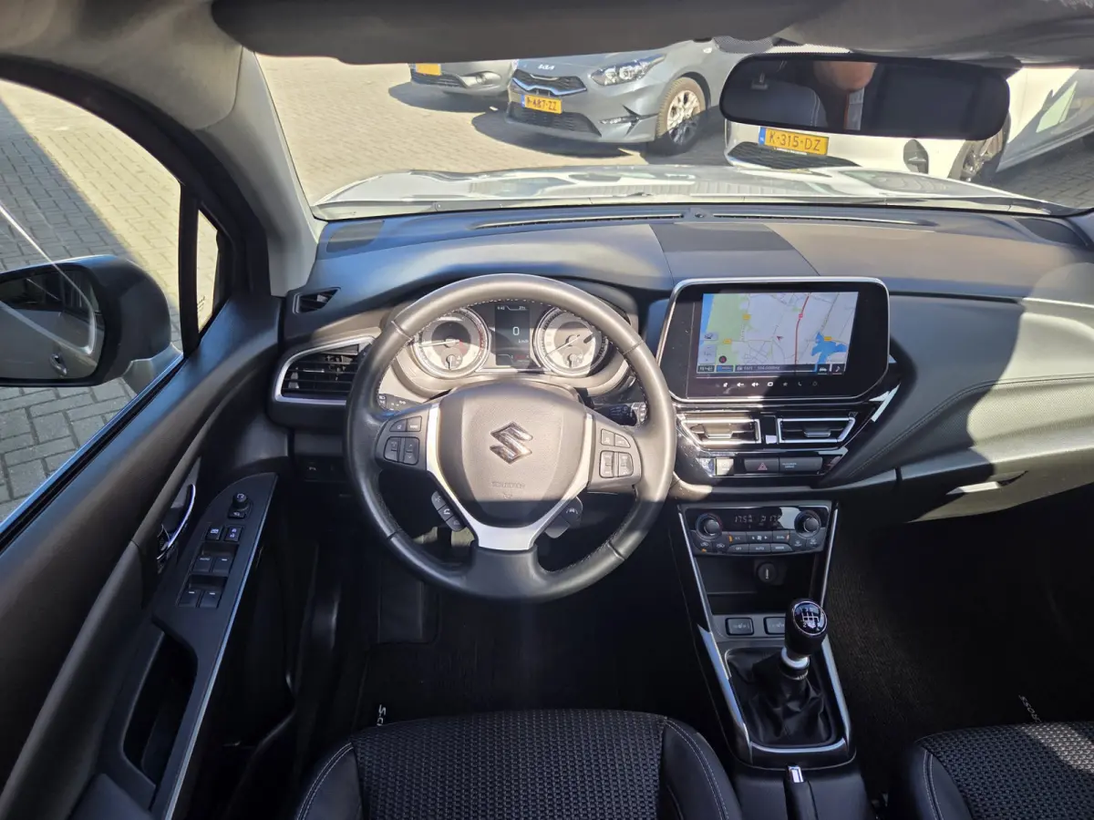 1.4 Boosterjet Style Smart Hybrid/ Trekhaak/ Navigatie/ Parkeersensoren V+A/ Panorama dak/ Rijklaarprijs!