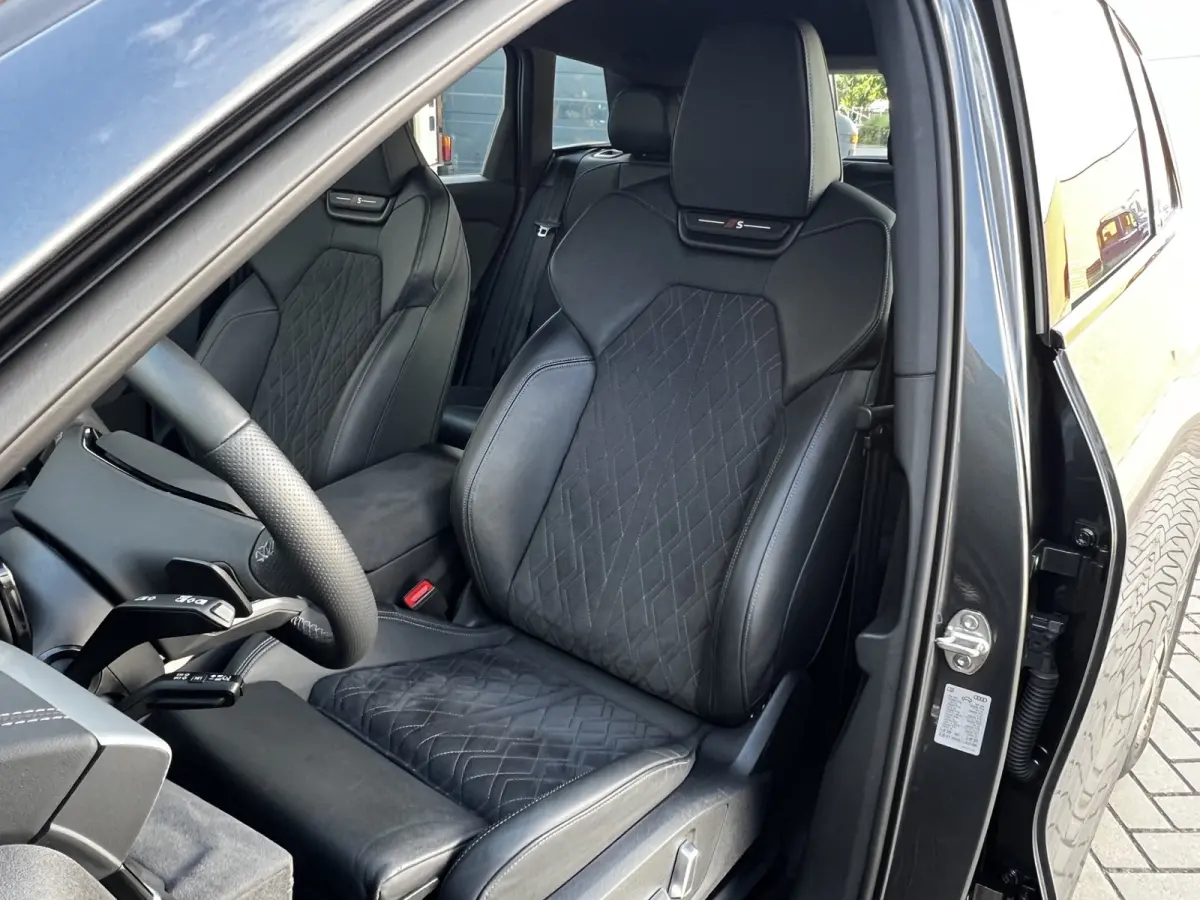 S edition performance S-Line 306 PK | S-Line Seats | 541 KM Actieradius WLTP | Trekhaak 2000 KG | Leder + Alcantara | Navi | 360 Camera | 306PK | 20" LM Velgen | 1e Eigenaar!