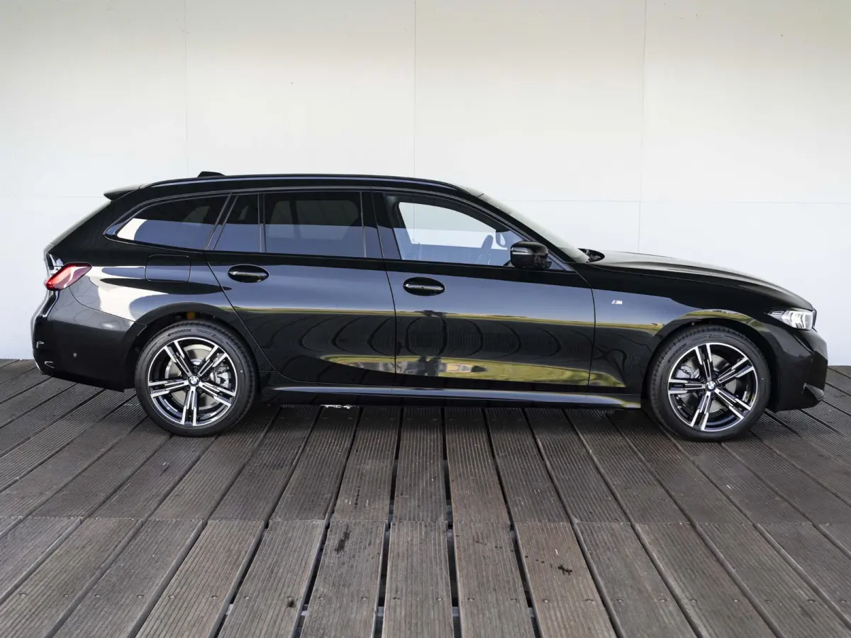 330e | M Sportpakket | Comfort Pack | 18 inch | Comfort Access | Stoelverwarming | HiFi Audiosysteem | Trekhaak
