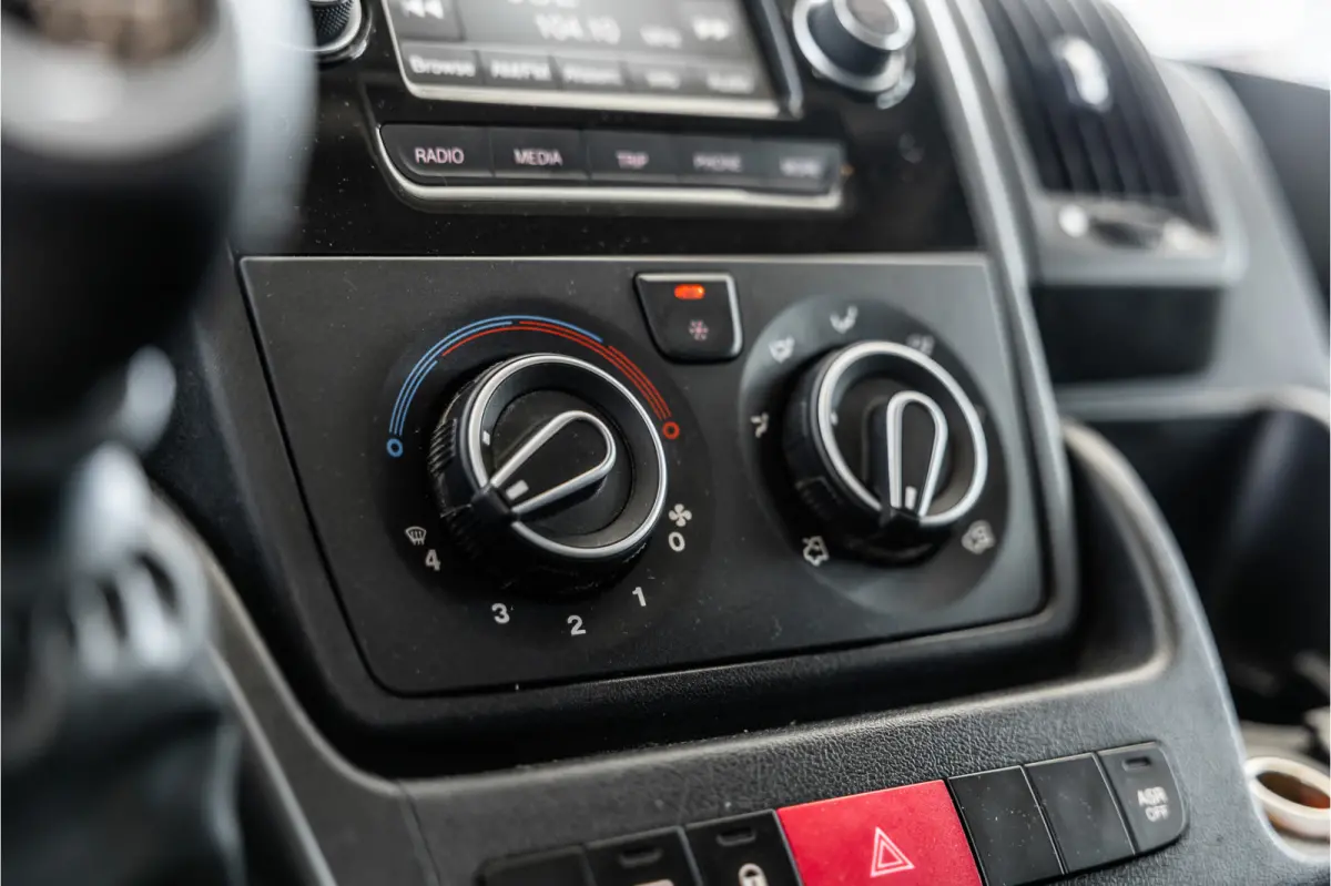 330 2.2 HDI L2H1 | L+R Schuifdeur | Airco | Bluetooth | Trekhaak | 6 versnellingen | Betimmering | Imperiaal | Nieuwe APK