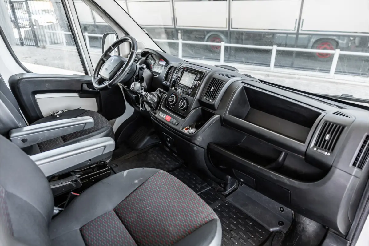 330 2.2 HDI L2H1 | L+R Schuifdeur | Airco | Bluetooth | Trekhaak | 6 versnellingen | Betimmering | Imperiaal | Nieuwe APK