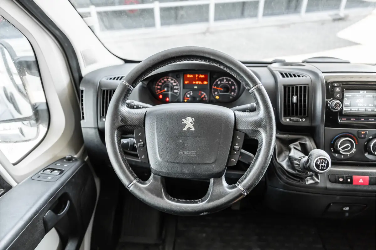 330 2.2 HDI L2H1 | L+R Schuifdeur | Airco | Bluetooth | Trekhaak | 6 versnellingen | Betimmering | Imperiaal | Nieuwe APK