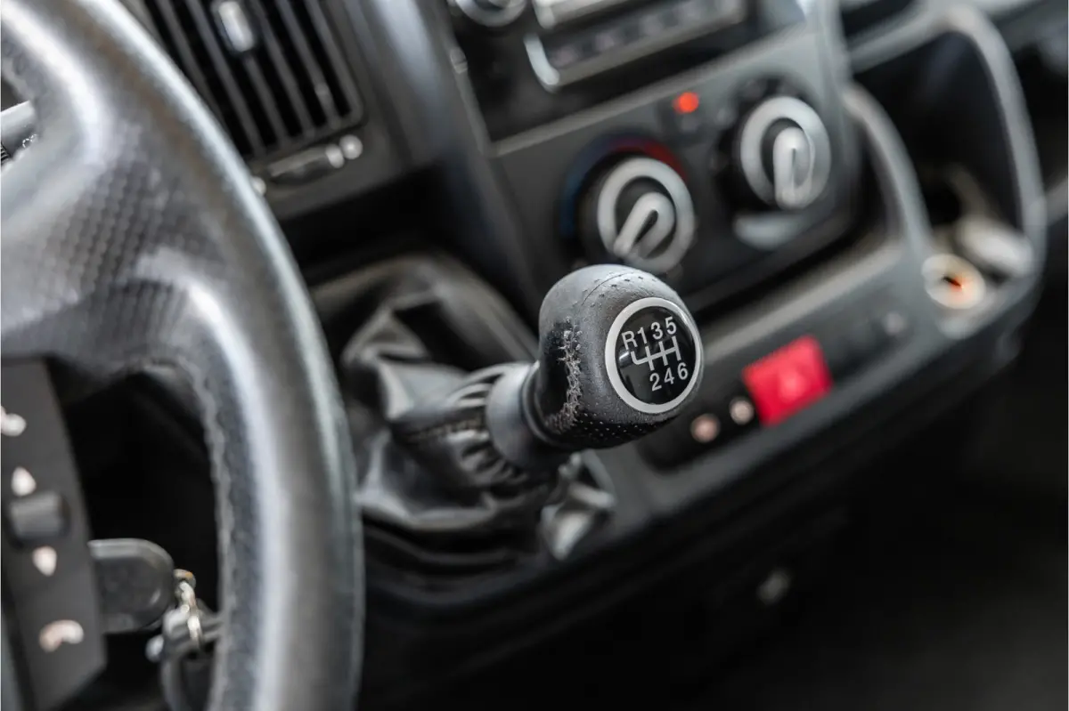 330 2.2 HDI L2H1 | L+R Schuifdeur | Airco | Bluetooth | Trekhaak | 6 versnellingen | Betimmering | Imperiaal | Nieuwe APK