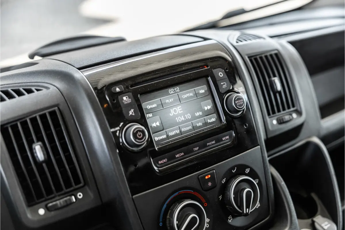 330 2.2 HDI L2H1 | L+R Schuifdeur | Airco | Bluetooth | Trekhaak | 6 versnellingen | Betimmering | Imperiaal | Nieuwe APK