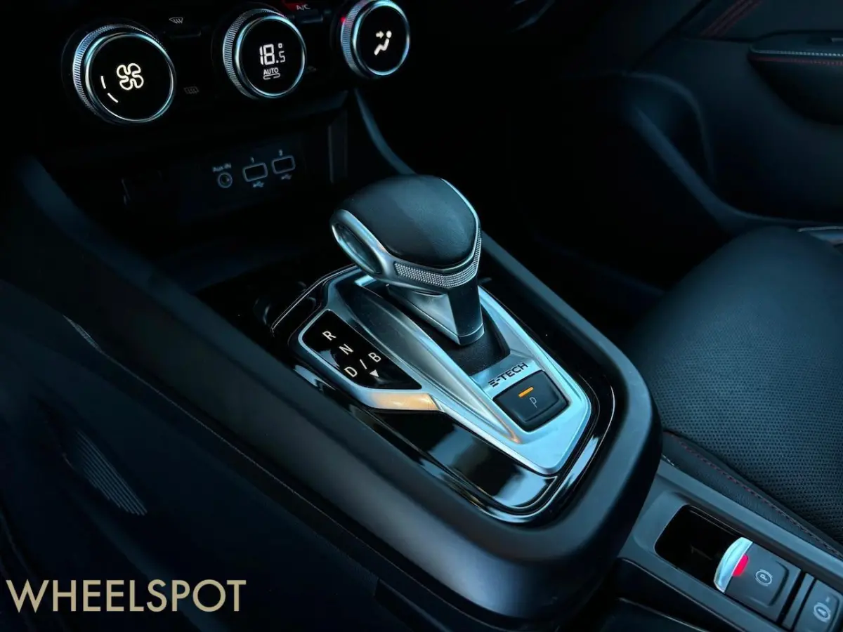 1.6 E-Tech Hybrid 145 R.S. Line|Leer|Carbon
