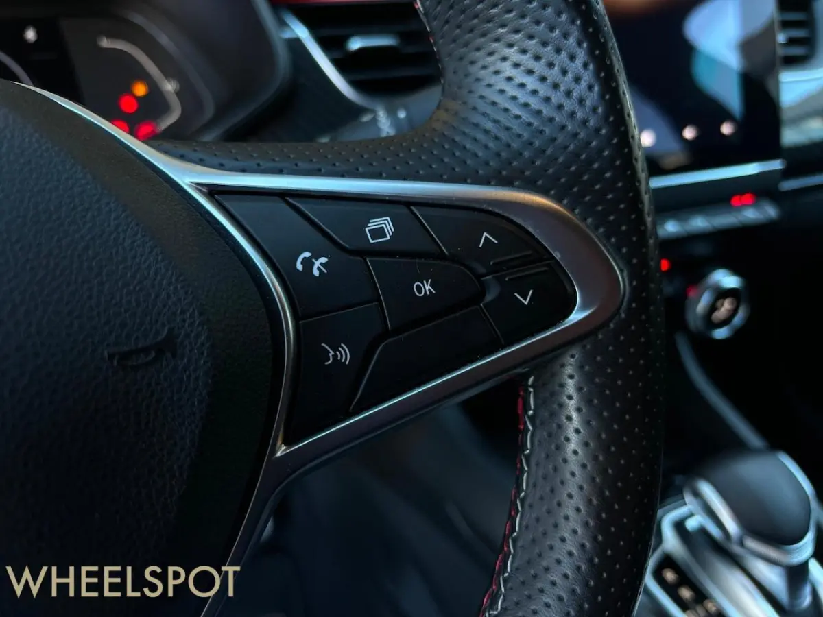 1.6 E-Tech Hybrid 145 R.S. Line|Leer|Carbon