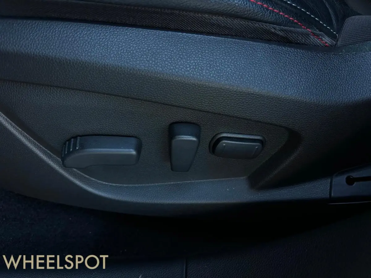 1.6 E-Tech Hybrid 145 R.S. Line|Leer|Carbon